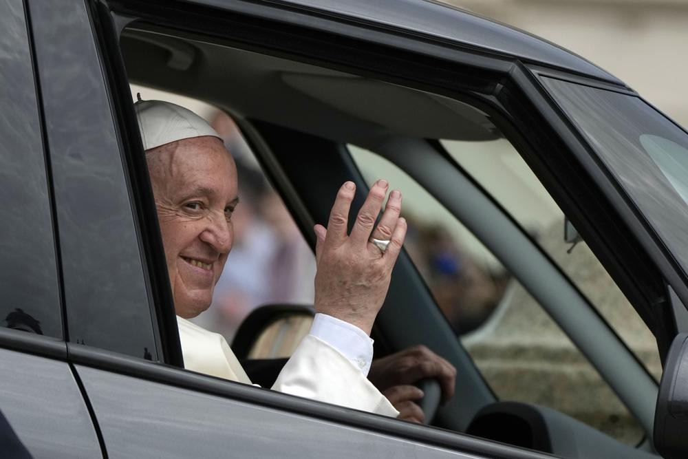 Hungary's Orban meets pope with Ukraine war as backdrop